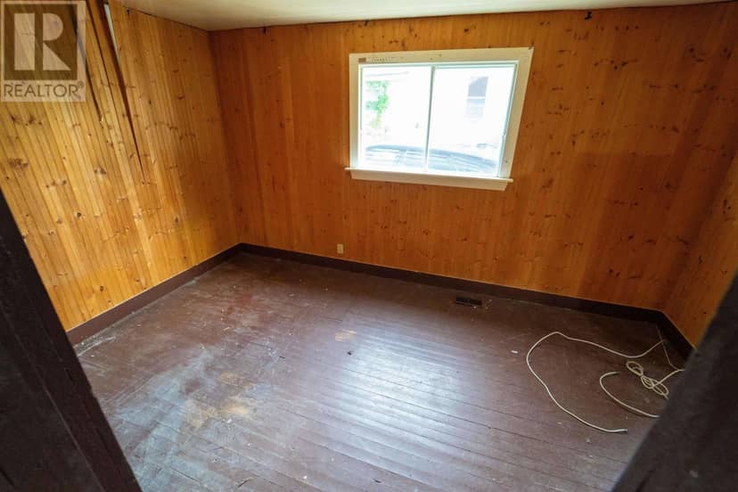 24 Pleasant Street — photo 16 of 35