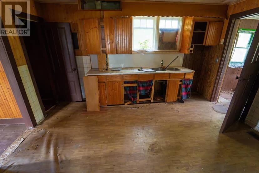 24 Pleasant Street — photo 14 of 35