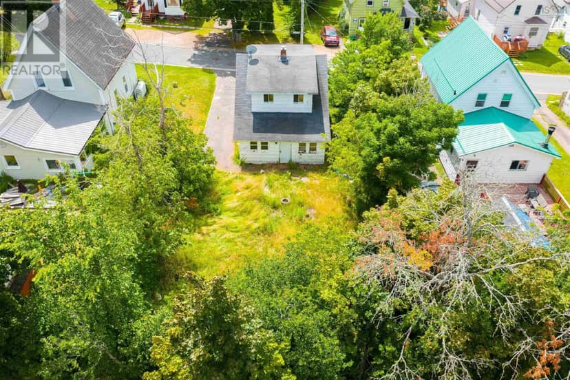 24 Pleasant Street — photo 32 of 35
