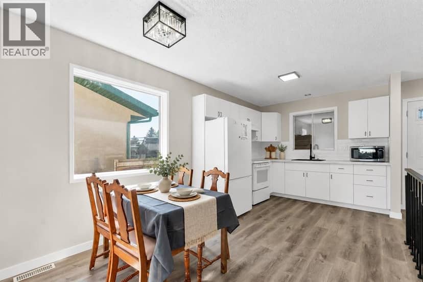 339 Ross Glen Drive SE — photo 10 of 40