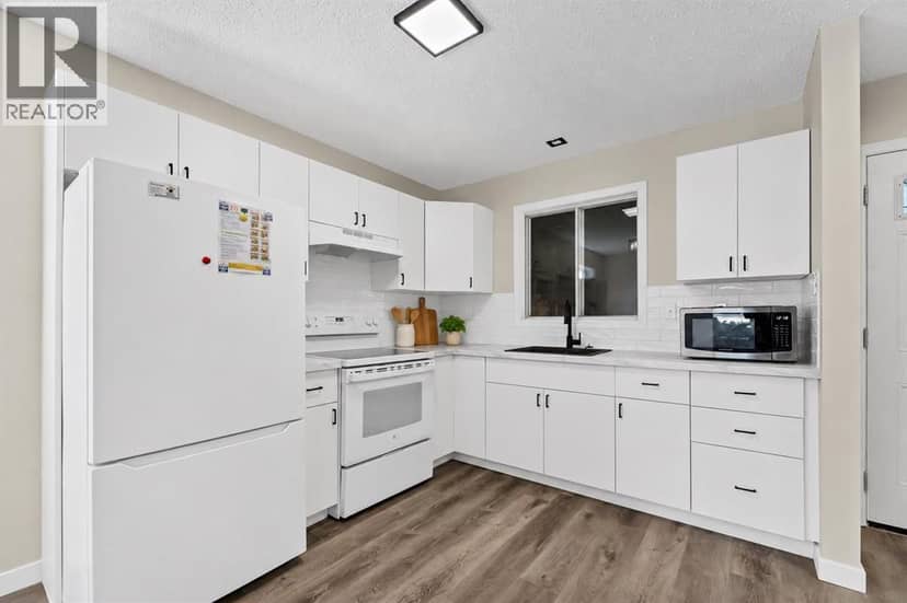339 Ross Glen Drive SE — photo 12 of 40