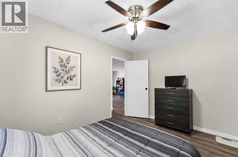 339 Ross Glen Drive SE — photo 20 of 40