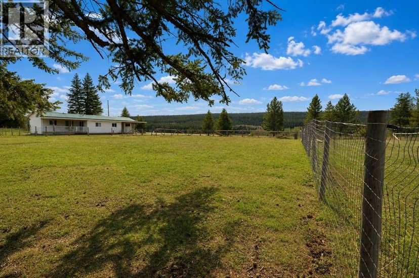 3238 HINSCHE ROAD, 150 Mile House, photo 3