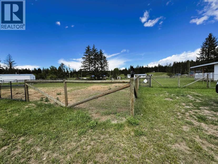 3238 HINSCHE ROAD, 150 Mile House, photo 7