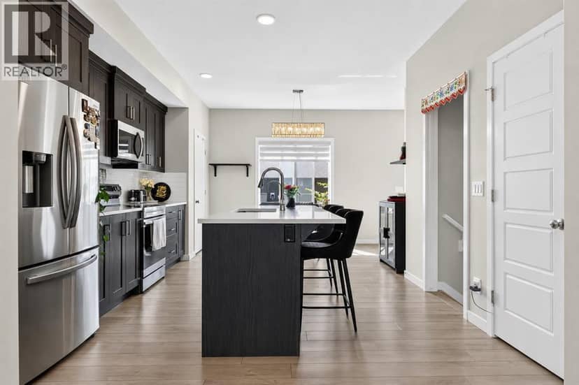 1079 Lanark Boulevard SE — photo 9 of 34