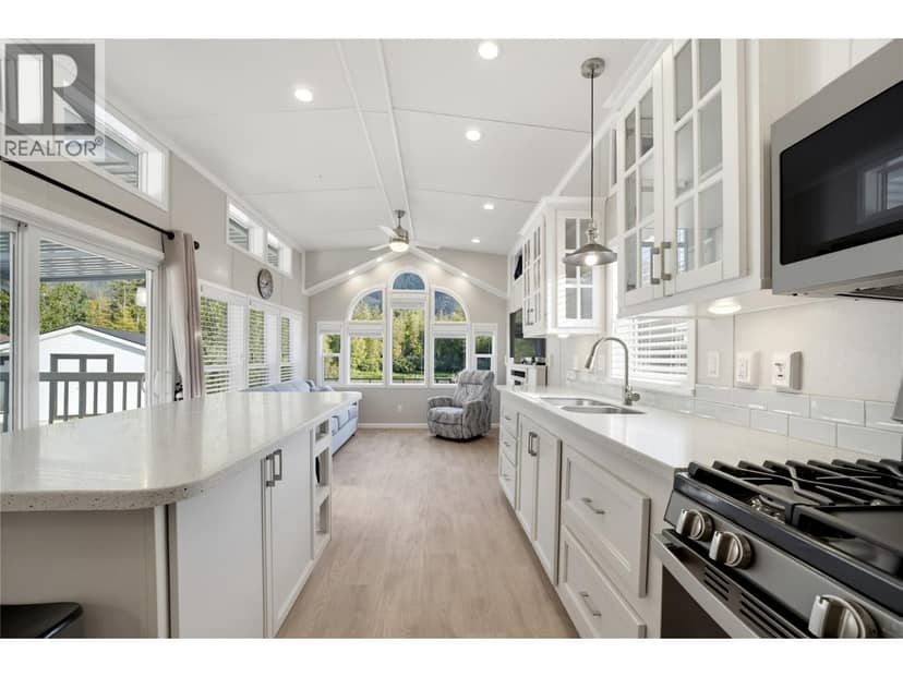 1383 Silver Sands Road Unit# 68, Sicamous
