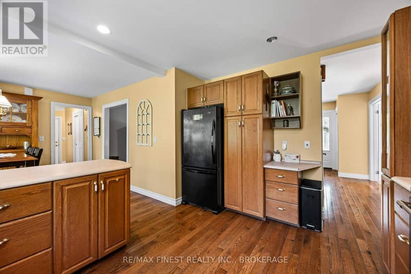 2032 Valleyview Drive — photo 13 of 40