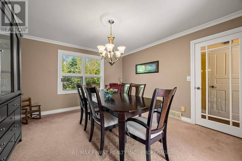 2032 Valleyview Drive — photo 16 of 40