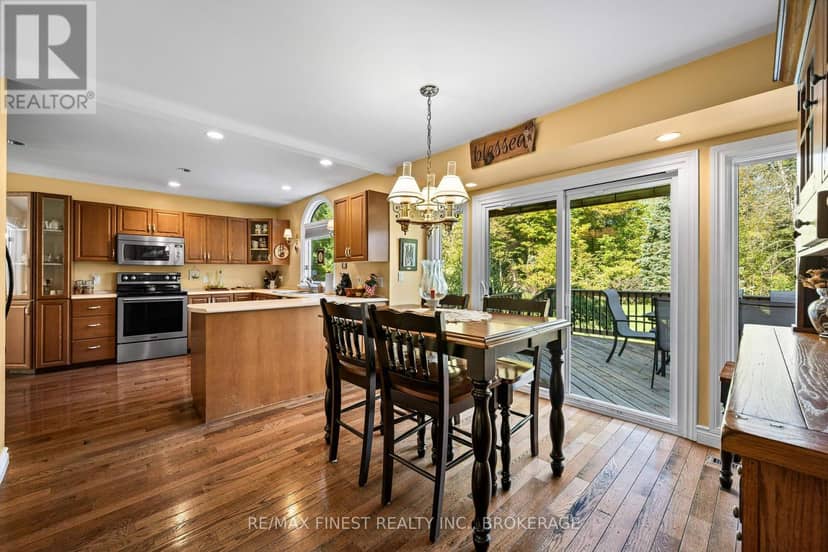 2032 Valleyview Drive — photo 9 of 40