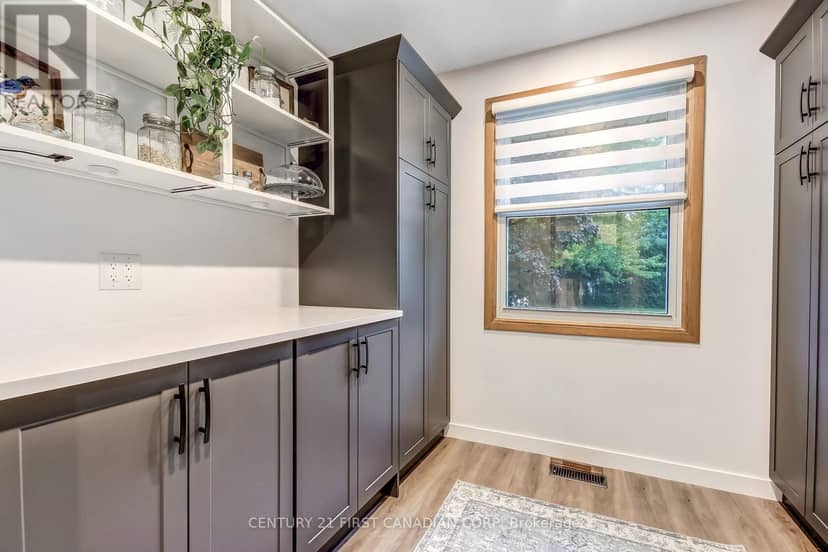 94 Nicholas Crescent — photo 8 of 28