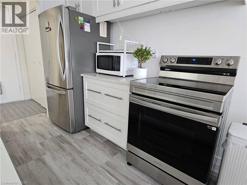 8 WOODMAN Drive S Unit# 807 — photo 13 of 27