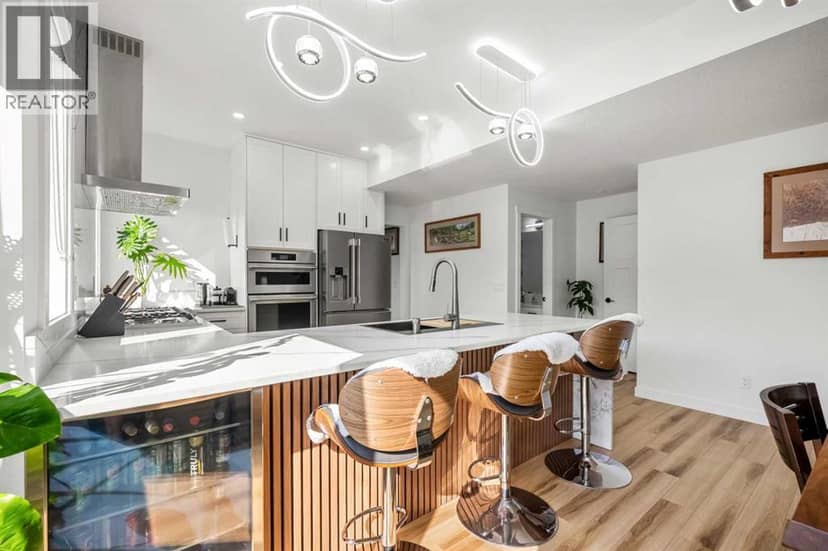 410 11 Avenue NE — photo 13 of 40