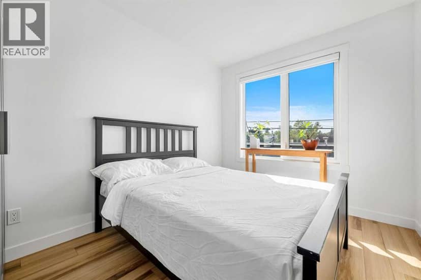 410 11 Avenue NE — photo 35 of 40