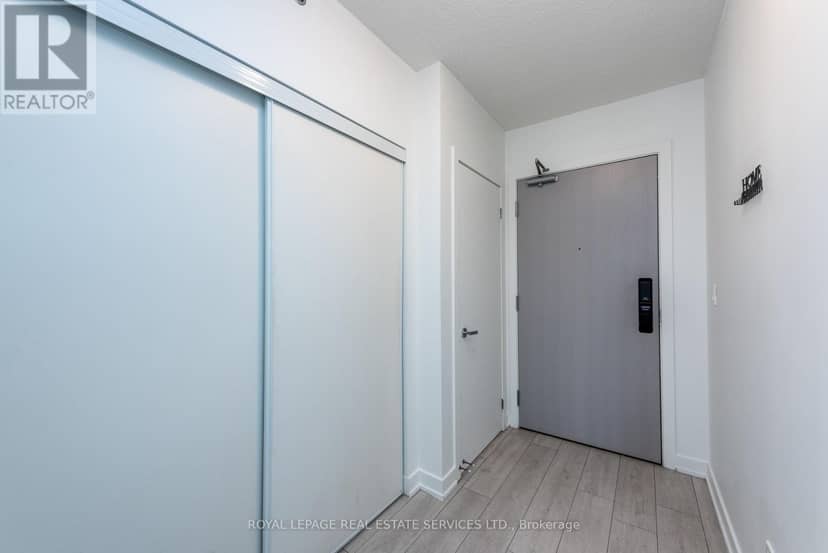 A224 - 3210 Dakota Common — photo 32 of 40