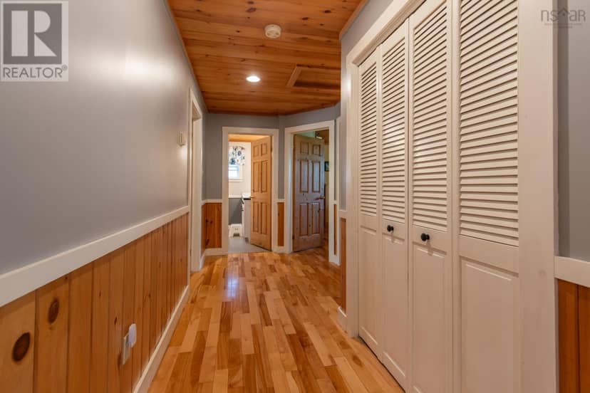 31 Maple Drive — photo 20 of 40