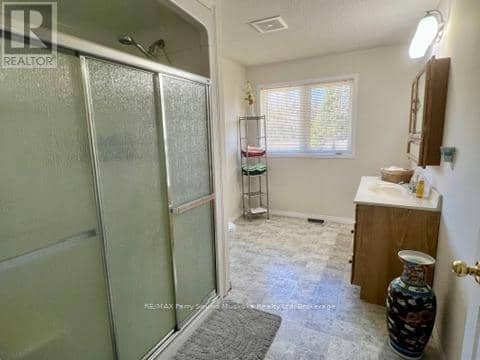 50 Woods Road — photo 22 of 40