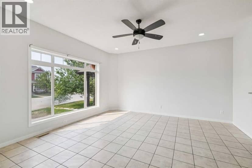 12 Autumn Court SE, Calgary, photo 3