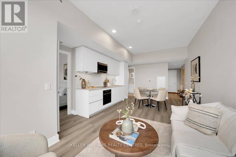2606 - 8 Cumberland Street — photo 11 of 26