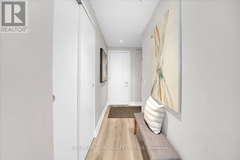 2606 - 8 Cumberland Street — photo 4 of 26