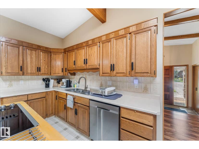 9504 139 AV NW — photo 20 of 40
