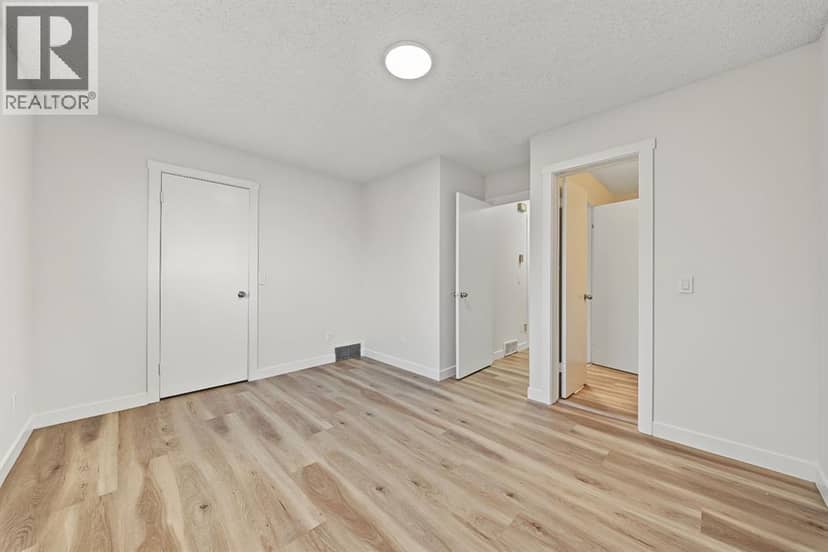 310 Castleridge Drive NE — photo 19 of 34