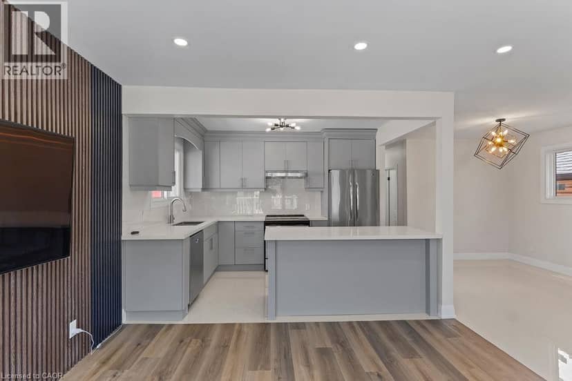 73 ADAIR Avenue S — photo 11 of 33