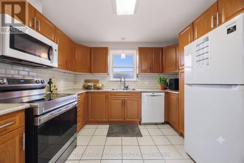 1373 Pharmacy Avenue — photo 12 of 40