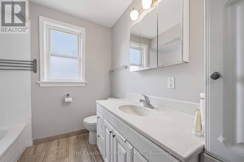 1373 Pharmacy Avenue — photo 26 of 40