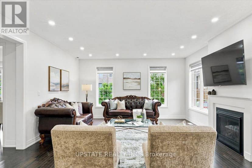 18 Blenheim Circle — photo 12 of 40