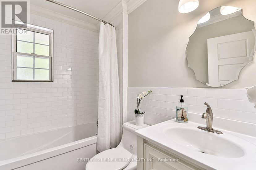 8 Lester B Pearson Street — photo 14 of 29
