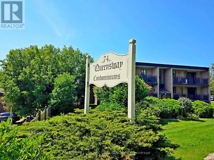 206 - 74 The Queensway S, Georgina, photo 2