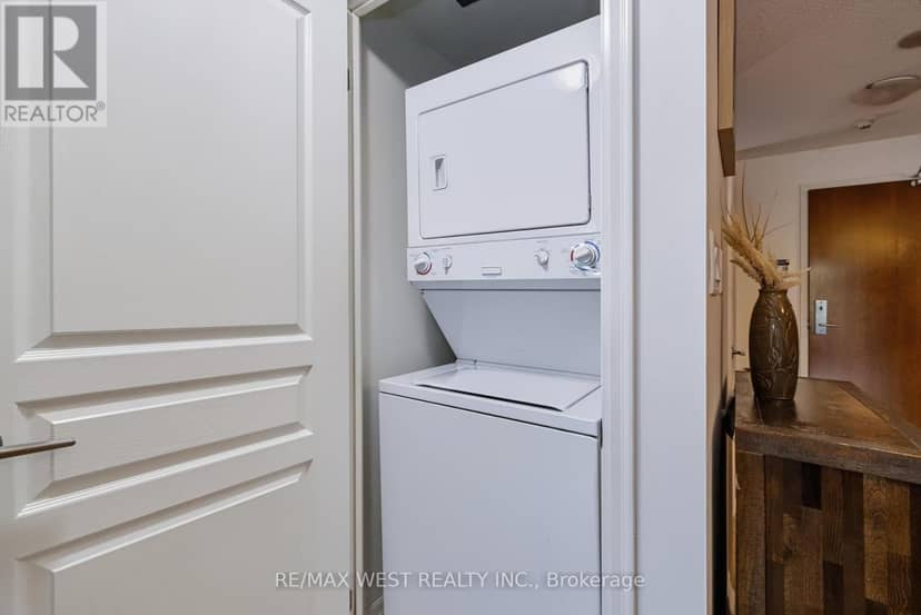 209 - 1403 Royal York Road — photo 33 of 40