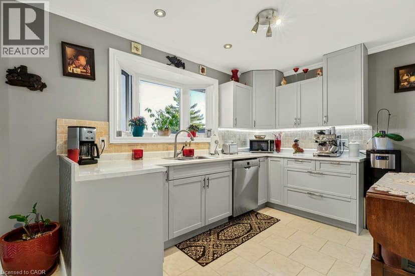 919 RIDGE Road E — photo 11 of 40