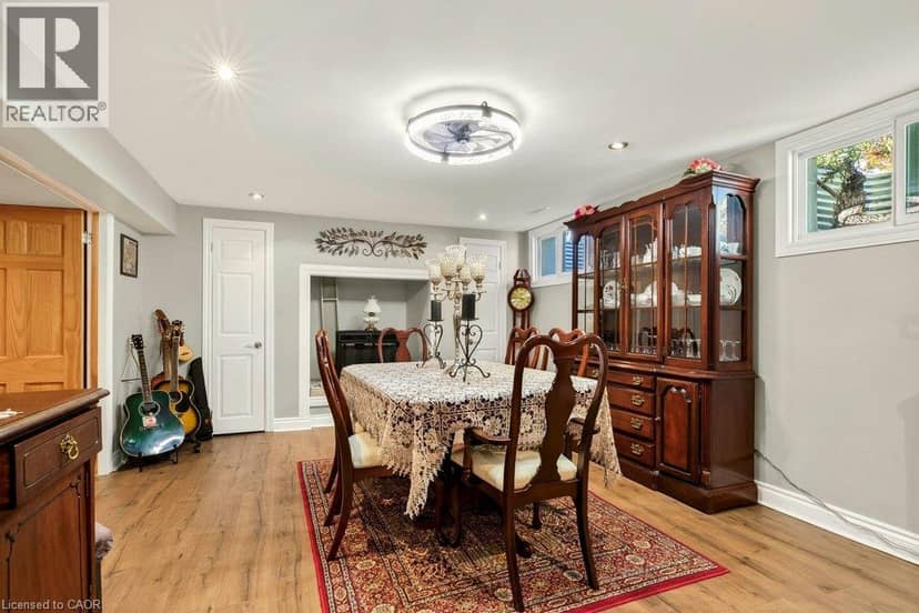 919 RIDGE Road E — photo 21 of 40