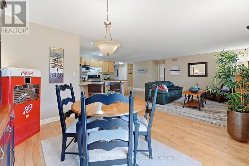 44 Thorold Avenue — photo 19 of 35