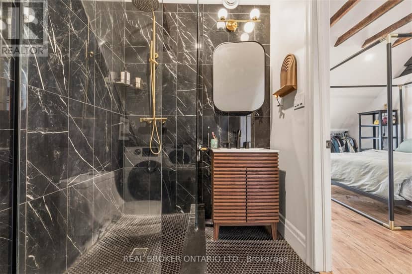 158 Hunter Street E — photo 13 of 40