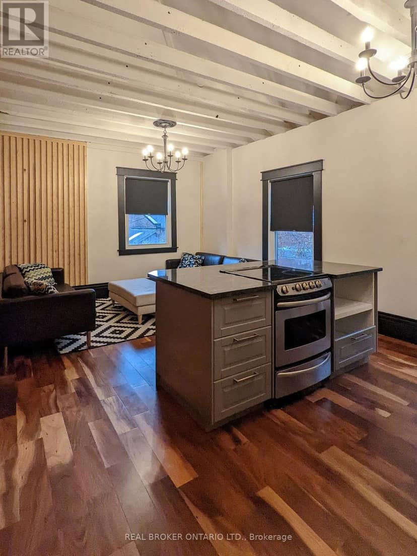 158 Hunter Street E — photo 17 of 40