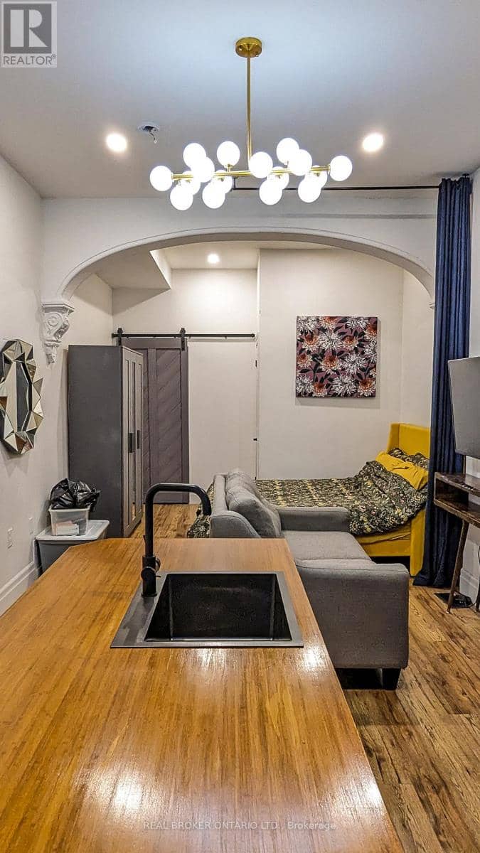 158 Hunter Street E — photo 40 of 40