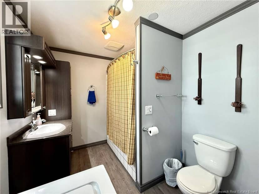 3688 Principale Street — photo 13 of 24