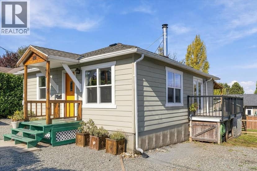 430 Drake St — photo 1 of 40