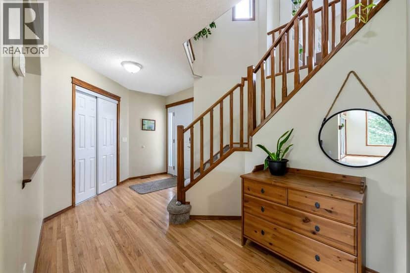 2357 Fairways Circle NW, Airdrie, photo 4