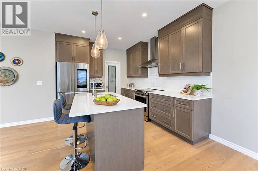 15 MATHESON Crescent — photo 14 of 37