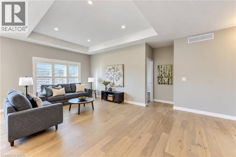 15 MATHESON Crescent — photo 18 of 37