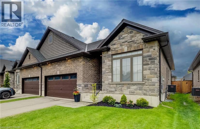 15 MATHESON Crescent — photo 35 of 37