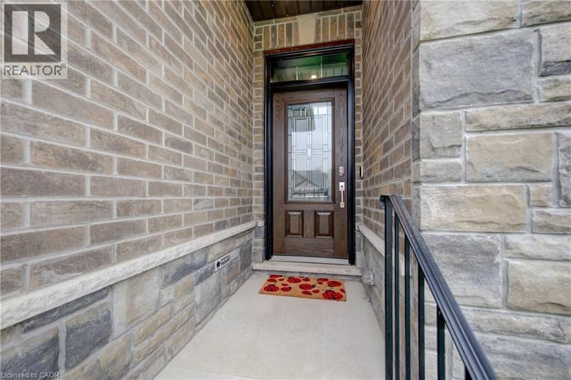 15 MATHESON Crescent — photo 33 of 37