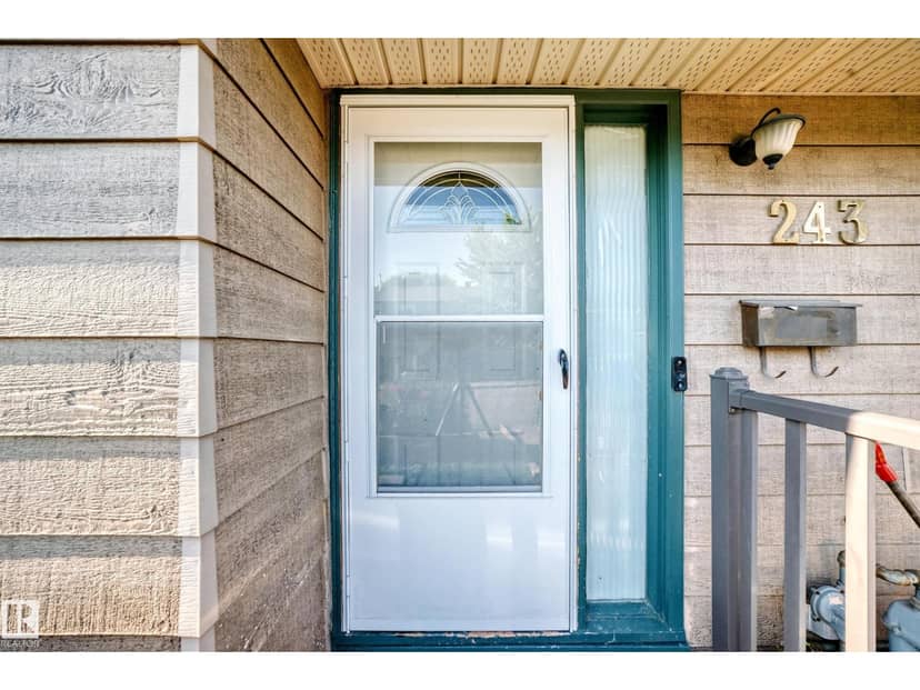 243 Abbotsfield RD NW, Edmonton, photo 2