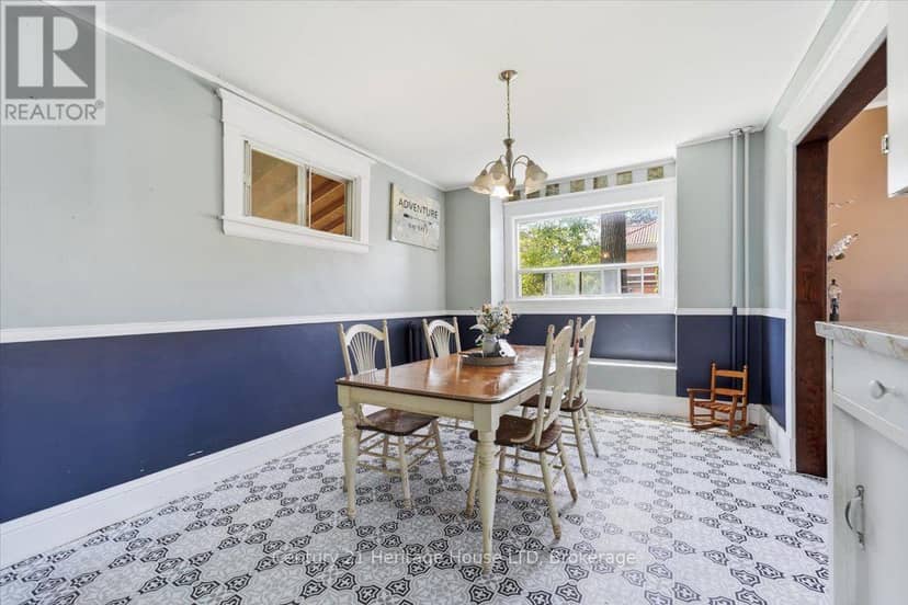 17 Elizabeth Street E — photo 10 of 35