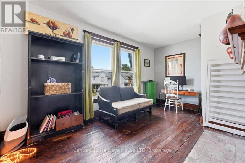 17 Elizabeth Street E — photo 17 of 35