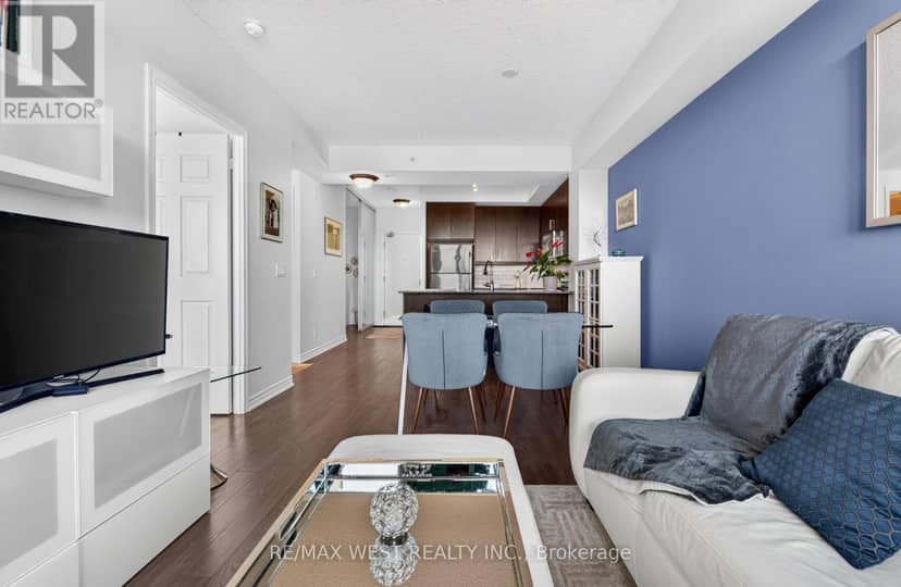 631 - 15 James Finlay Way — photo 11 of 25
