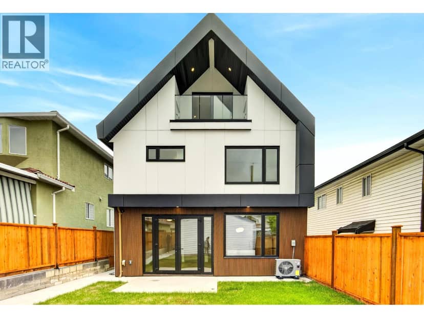 2 2741 E 7TH AVENUE, Vancouver